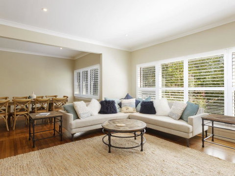 Pet Friendly - Summer Cottage - Tourism Noosa 2