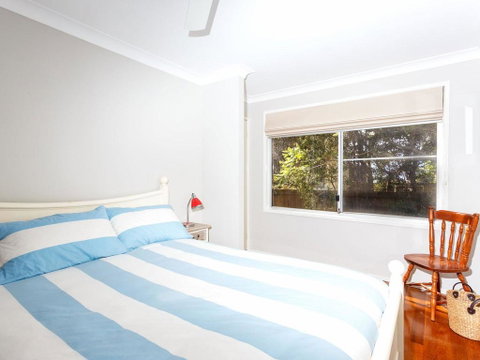 Pet Friendly 4 Bedroom Holiday Home - River Views - Tourism Noosa 3