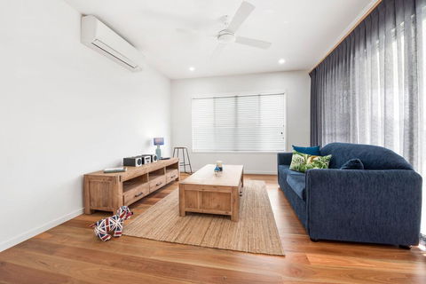 Pet Friendly, New House Peregian Breeze Drive, Peregian Beach - Tourism Noosa 2