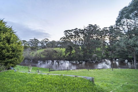 Platypus Waters B&B - Tourism Noosa 3