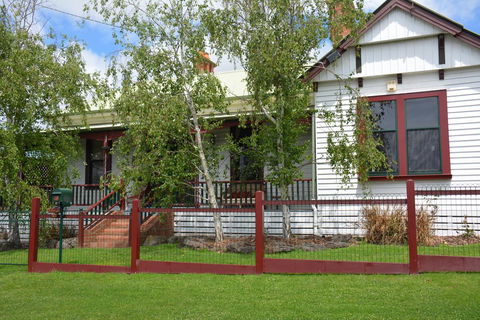 Portarlington Vicarage - Tourism Noosa 0