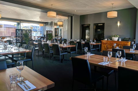Prince Of Wales Hotel - Tourism Noosa 1