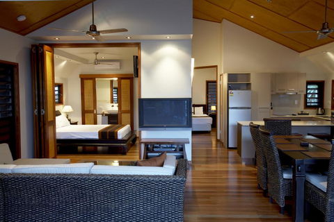Pure Magnetic Villa 7 - Tourism Noosa 1