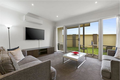 Quest Sanctuary Lakes - Tourism Noosa 1