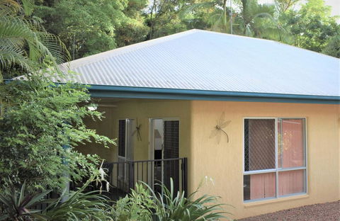 Rainforest Cottage Cairns - Tourism Noosa 3