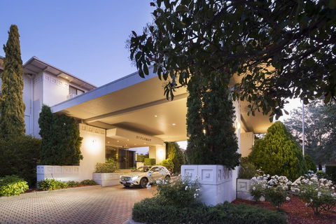 Ramada Diplomat Canberra - Tourism Noosa 0