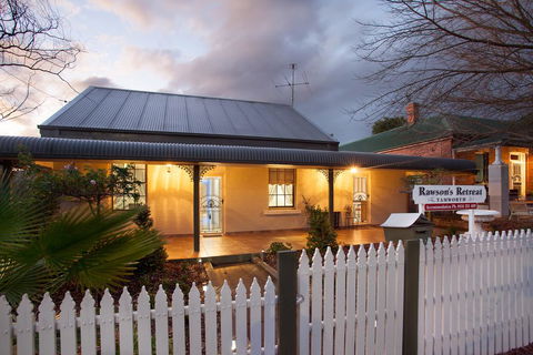 Rawson's Retreat - Five Bedroom Home - Walk CBD - Includes Breakfast - Tourism Noosa 0