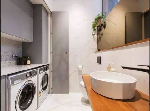 Readyset Glashouse Melbourne - Tourism Noosa 1