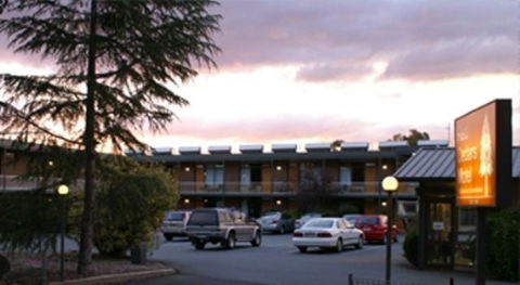 Red Cedars Motel - Tourism Noosa 0