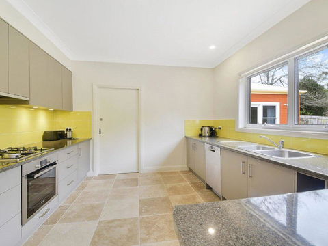 Redhaven House - Spacious, Quiet And Private - Tourism Noosa 1