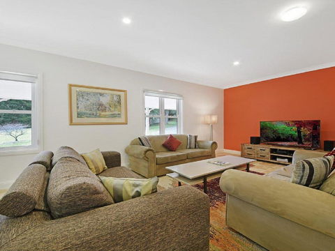 Redhaven House - Spacious, Quiet And Private - Tourism Noosa 2