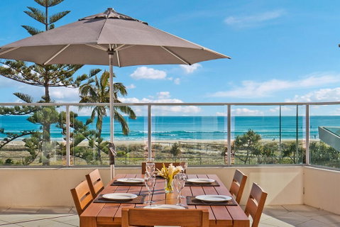 Reflections Towers - Tourism Noosa 0