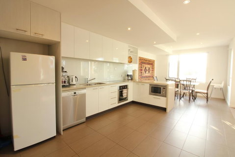 Rejuvenate San Remo - WiFi, Linen, Beach 200m, Family Friendly - Tourism Noosa 3
