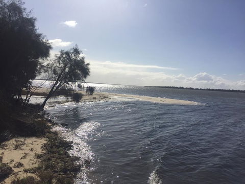 Relax At Dawesville Estuary - Tourism Noosa 1