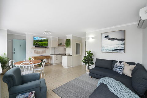 Renovated Moololaba Unit 100m To Beach - Tourism Noosa 0
