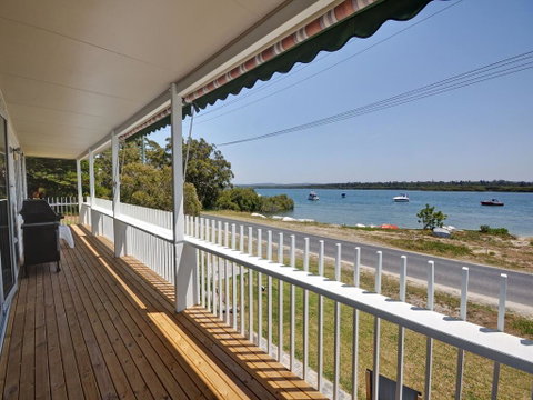 Riverwatch - Tourism Noosa 1