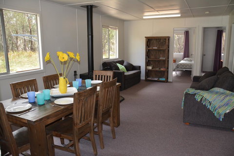 Robinsons Cabin - Tourism Noosa 1