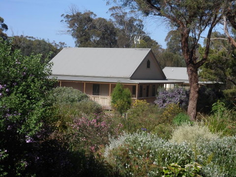 Roosters Rest - Tourism Noosa 1