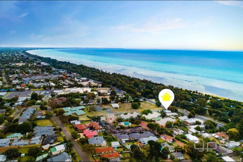 Rosebud Beachhouse Across From Beach - Tourism Noosa 0