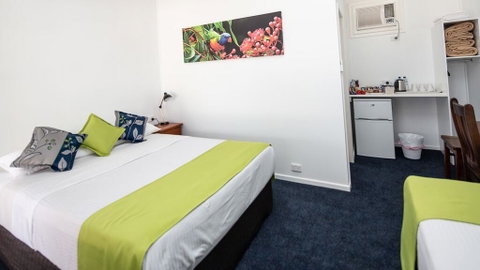 Royal Motel Tenterfield - Tourism Noosa 1