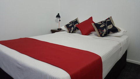 Royal Motel Tenterfield - Tourism Noosa 2