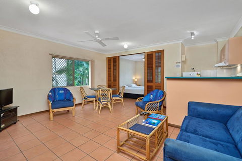 Royal Palm Villas - Tourism Noosa 2