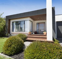 SAFETY BEACH ENTERTAINER - Tourism Noosa