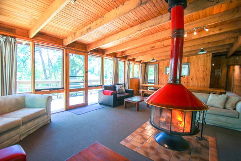 Sambar Lodge - Tourism Noosa 0