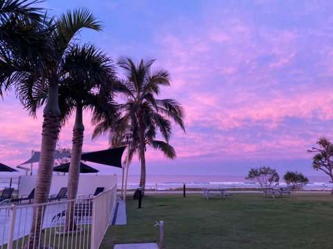 San Simeon Beachfront Apartments Tugun - Tourism Noosa 2