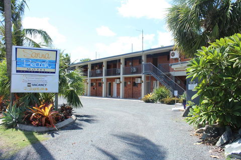 Sarina Beach Motel - Tourism Noosa 2
