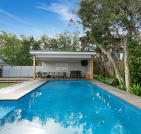 Seabreeze Retreat Luxury Retreat with pool walk to Rye foreshore and village