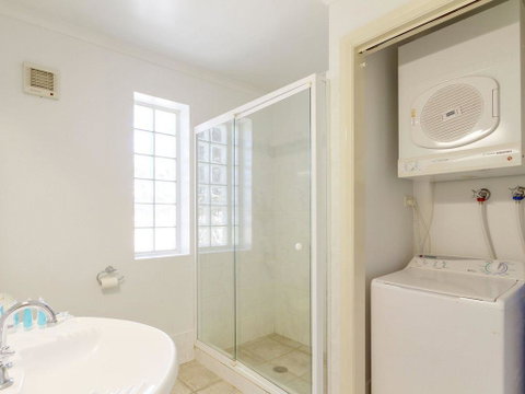 Seachange Apartment 1 - Tourism Noosa 2