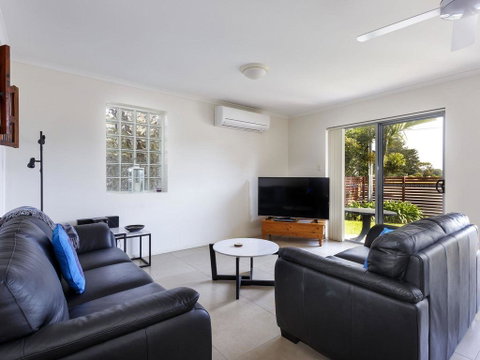 Seachange Apartment 1 - Tourism Noosa 0