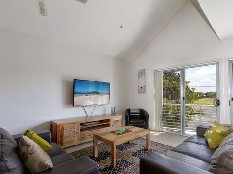 Seachange Apartment 2 - Tourism Noosa 0
