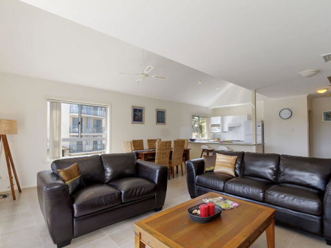 Seachange Apartment 3 - Tourism Noosa 0