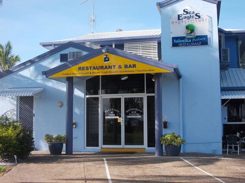 SeaEagles Beach Resort - Tourism Noosa 3