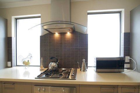 Seal 4 Bedroom House By Shoalwater Executive Homes - Tourism Noosa 3