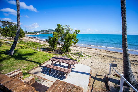 Seaspray Waterfront Holiday Units - Tourism Noosa 2