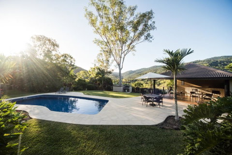 Seclude Rainforest Retreat - Tourism Noosa 0