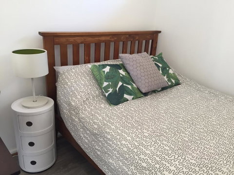 Self Contained Cabin - Tourism Noosa 1
