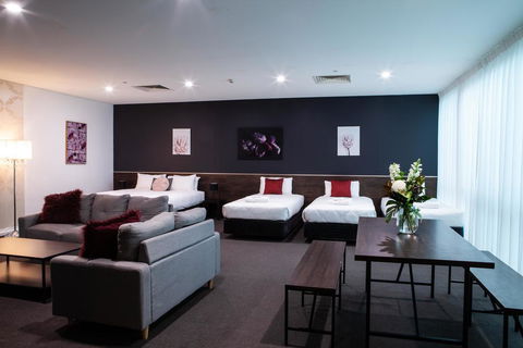 Sfera's Park Suites & Convention Centre - Tourism Noosa 2