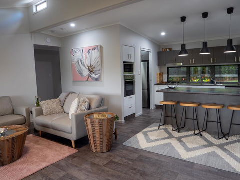 Silhouette Cottage - Tourism Noosa 0