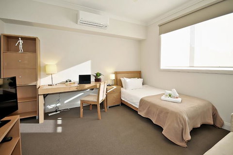 Single Room W/ Private Bathroom In Brunswick! - Tourism Noosa 3