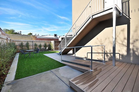 Single Room W/ Private Bathroom In Brunswick! - Tourism Noosa 1