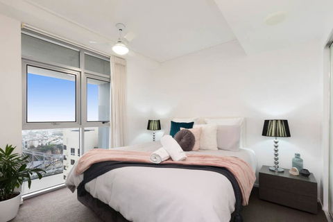 SK1 - Spotless 2BR SkyHome Long Stays Welcome - Tourism Noosa 2