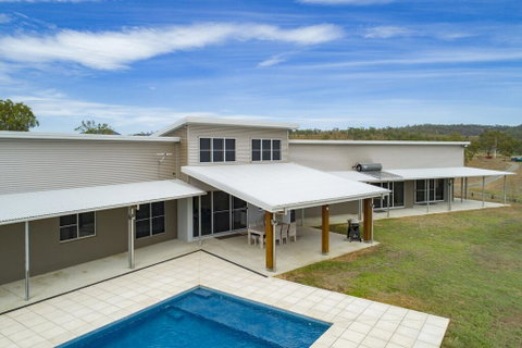 Skyline Farm House - Tourism Noosa 0
