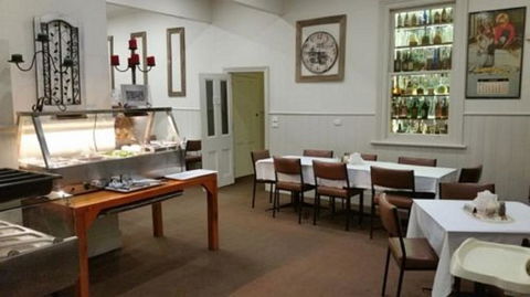 Snake Valley Hotel - Tourism Noosa 0