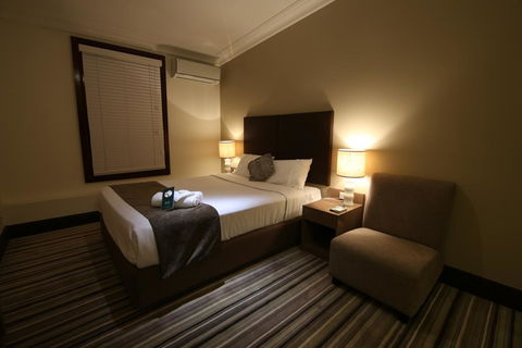 Southern Cross Hotel - Tourism Noosa 3