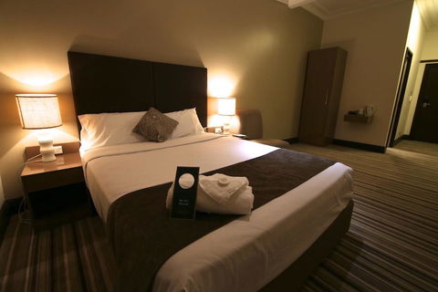 Southern Cross Hotel - Tourism Noosa 0
