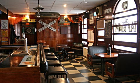 Southern Railway Hotel - Tourism Noosa 3